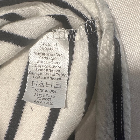 Amour Vert White & Navy Stripe Modal Top Sustainable Striped Size M - Picture 3 of 7